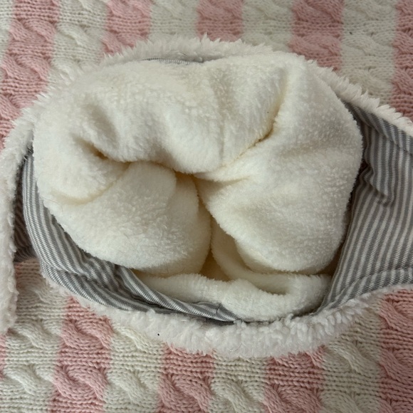 EUC. Carter’s - Sherpa hat and mittens - 0-9 months - Picture 3 of 4